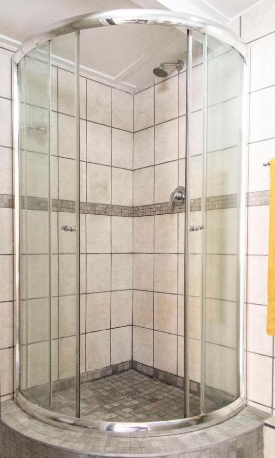15 @ Porter Guesthouse Порт-Шепстон Екстер'єр фото